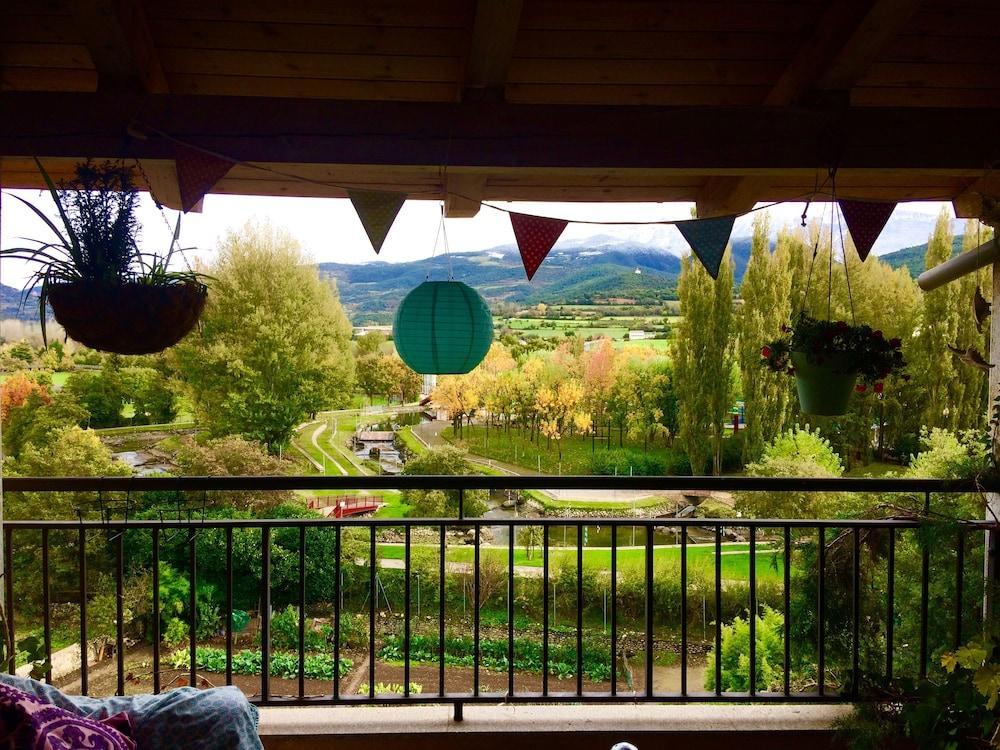Casa Catharina Bed & Breakfast La Seu d'Urgell Exterior photo