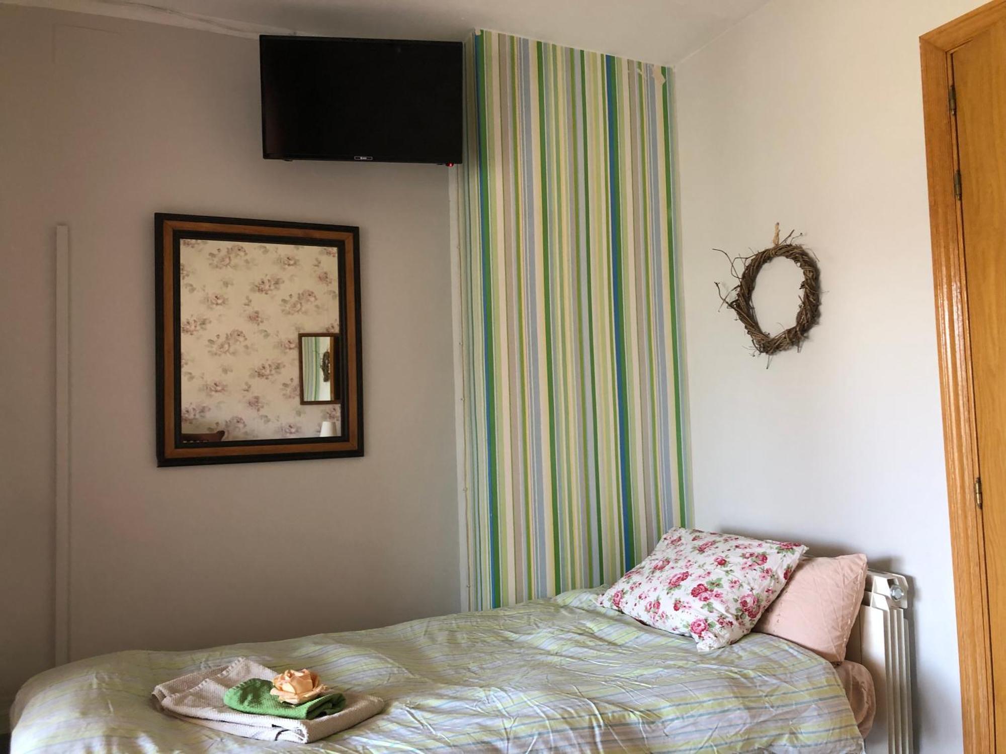 Casa Catharina Bed & Breakfast La Seu d'Urgell Exterior photo