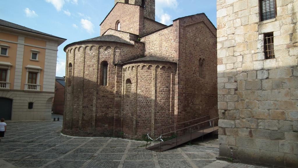 Casa Catharina Bed & Breakfast La Seu d'Urgell Exterior photo